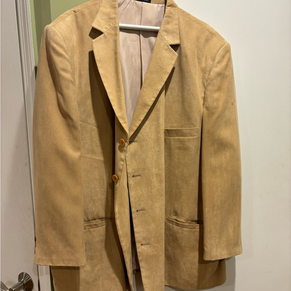 Selling xxl 100% suede men’s blazer. Small stain on arm.